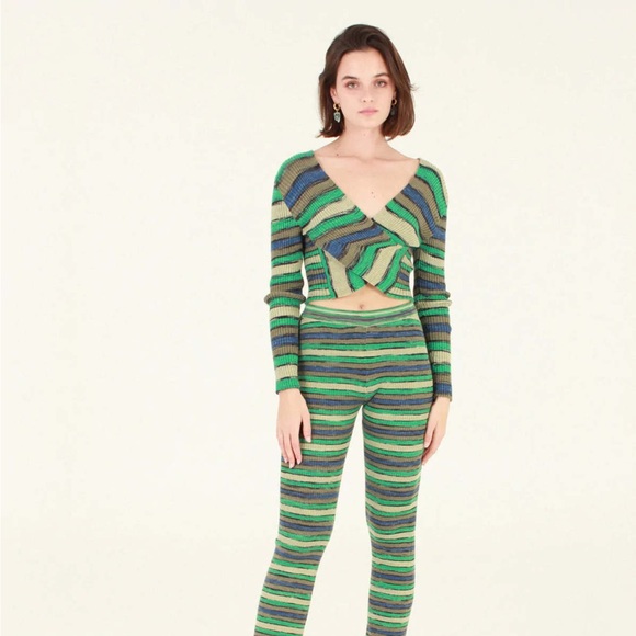 Studio fantastique Bianca knit striped twist front top - Picture 2 of 9